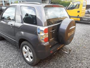 Suzuki Grand Vitara II 2.4 16V Épave (2008, Gris)