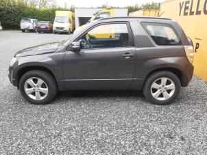 Suzuki Grand Vitara II 2.4 16V Épave (2008, Gris)