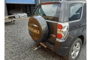 Suzuki Grand Vitara II 2.4 16V Épave (2008, Gris)