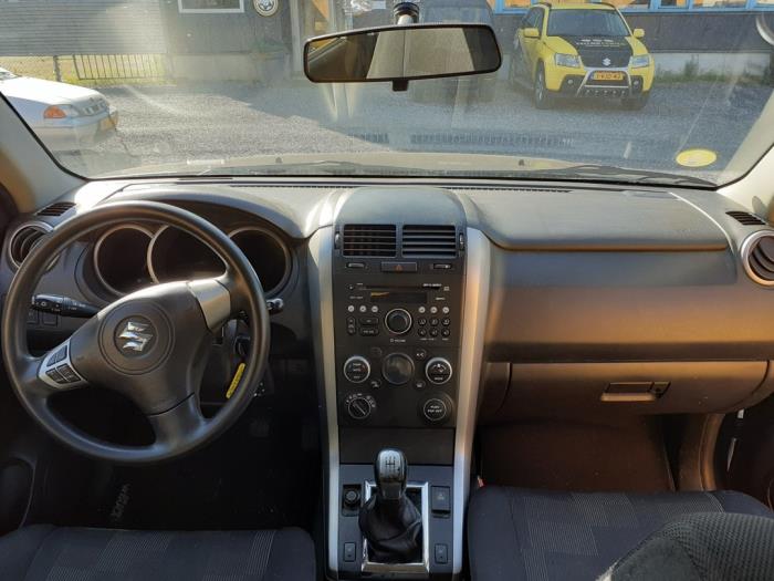 Suzuki Grand Vitara II 2.4 16V Skrotfordon (2008, GRIJS)