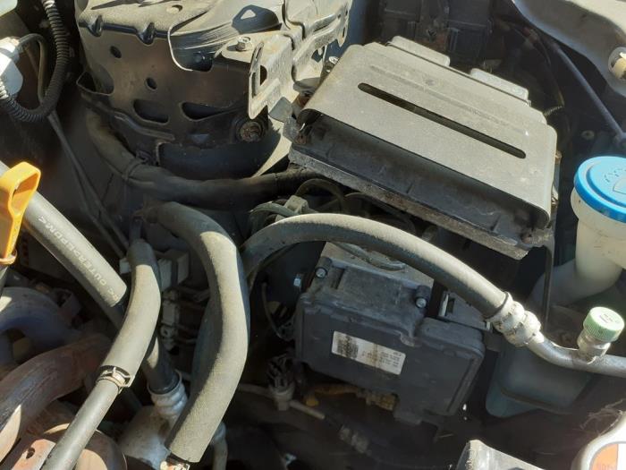 Suzuki Grand Vitara II 2.4 16V Skrotfordon (2008, GRIJS)