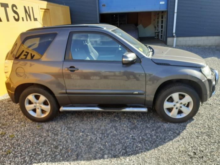 Suzuki Grand Vitara II 2.4 16V Skrotfordon (2008, GRIJS)