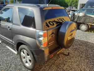Suzuki Grand Vitara II 2.4 16V Épave (2008, Gris)
