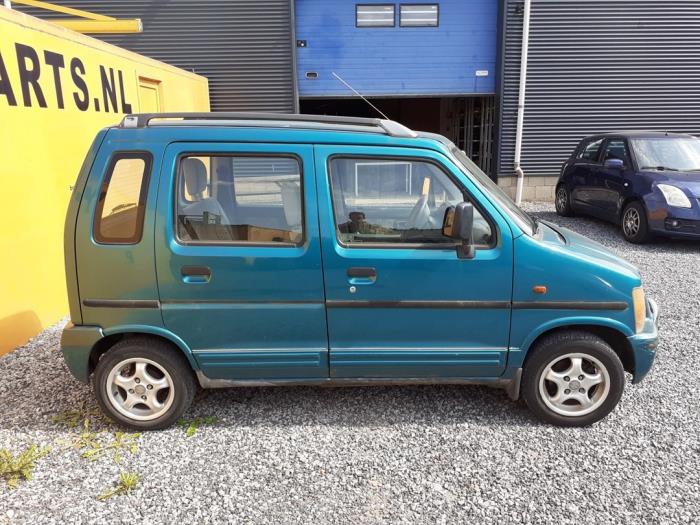 Suzuki Wagon-R+ 1.0 16V Vehículo de desguace (1998, Verde)