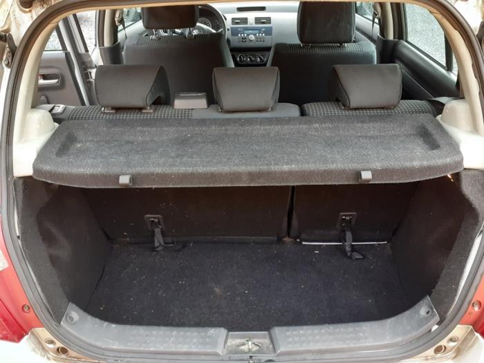 Suzuki Swift 1.3 VVT 16V Schrottauto (2005, Grau)