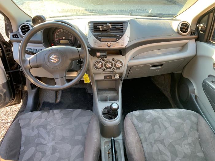Suzuki Alto 1.0 12V Vehículo de desguace (2012, Negro)