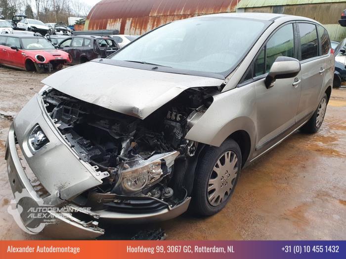 Peugeot 5008 I 1.6 HDiF 16V Salvage vehicle (2012)