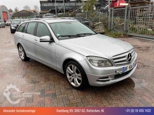 Mercedes C Estate 2.2 C-200 CDI 16V BlueEFFICIENCY Épave (2010, Gris)