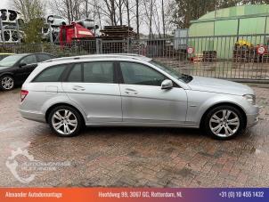 Mercedes C Estate 2.2 C-200 CDI 16V BlueEFFICIENCY Épave (2010, Gris)
