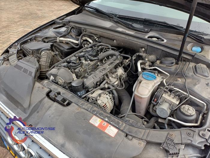 Audi A4 1.8 TFSI 16V Samochód złomowany (2008, Czarny)