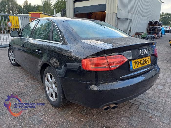 Audi A4 1.8 TFSI 16V Samochód złomowany (2008, Czarny)