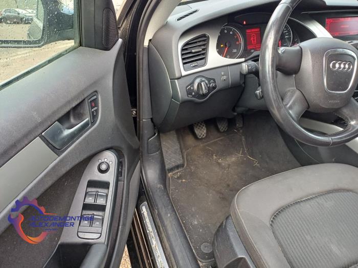 Audi A4 1.8 TFSI 16V Samochód złomowany (2008, Czarny)