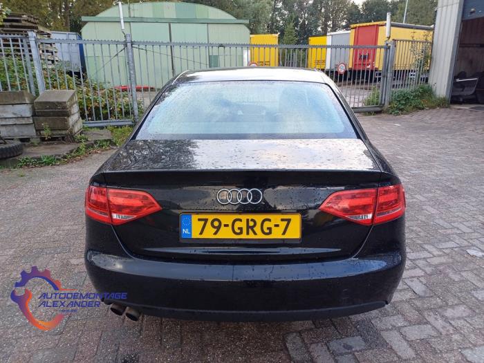 Audi A4 1.8 TFSI 16V Samochód złomowany (2008, Czarny)