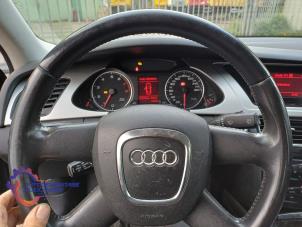 Audi A4 1.8 TFSI 16V Samochód złomowany (2008, Czarny)