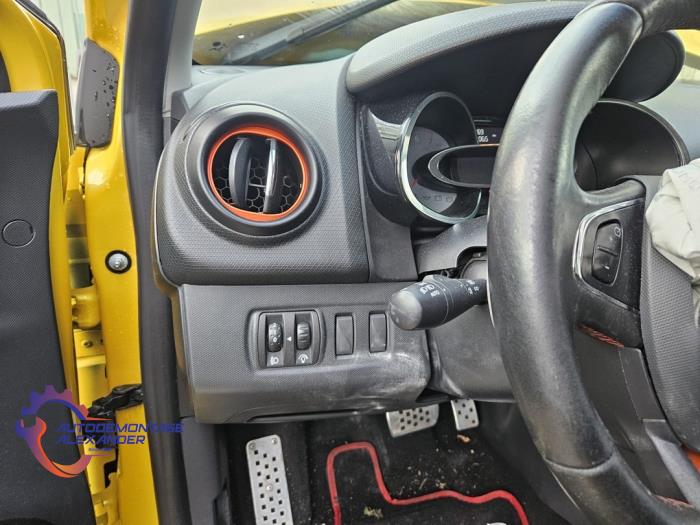 Renault Clio IV 1.6 Turbo 16V RS 200 EDC Samochód złomowany (2013, Zólty)
