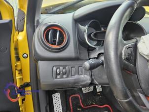 Renault Clio IV 1.6 Turbo 16V RS 200 EDC Samochód złomowany (2013, Zólty)