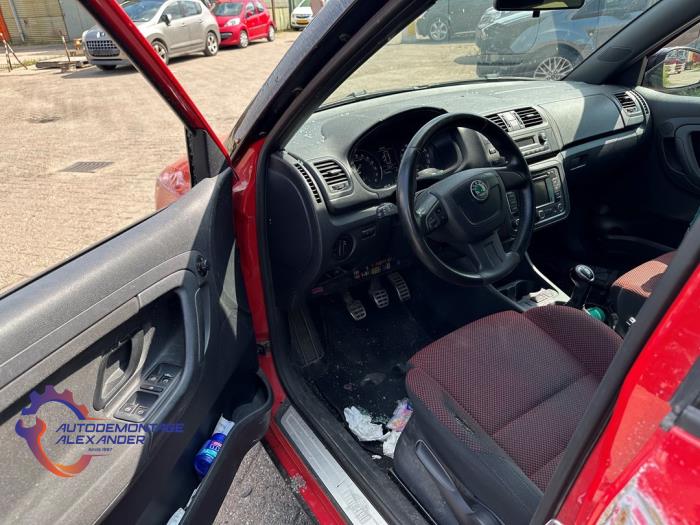 Skoda Fabia II 1.6 TDI 16V 105 Vehículo de desguace (2013, Rojo)