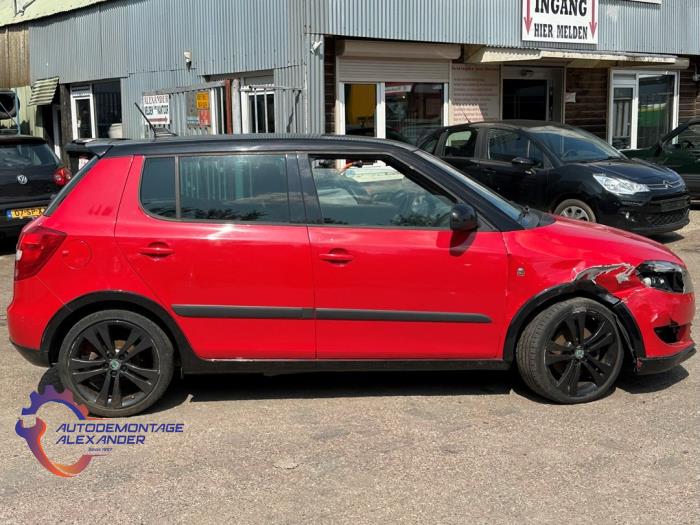 Skoda Fabia II 1.6 TDI 16V 105 Vehículo de desguace (2013, Rojo)