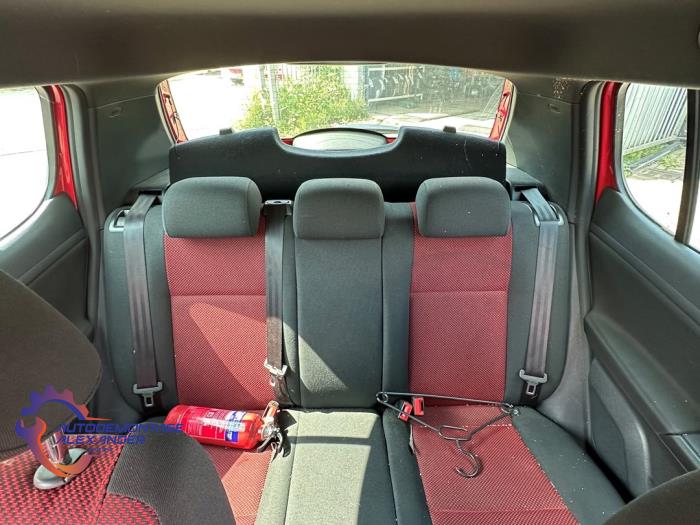 Skoda Fabia II 1.6 TDI 16V 105 Vehículo de desguace (2013, Rojo)