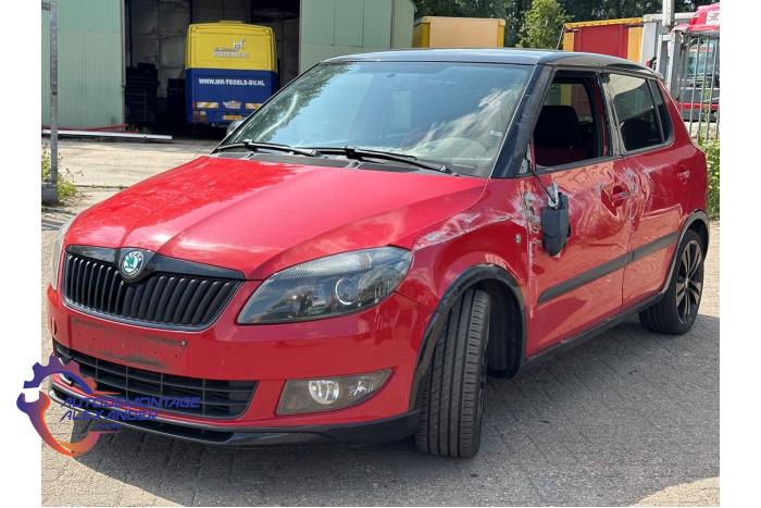 Skoda Fabia II 1.6 TDI 16V 105 Vehículo de desguace (2013, Rojo)