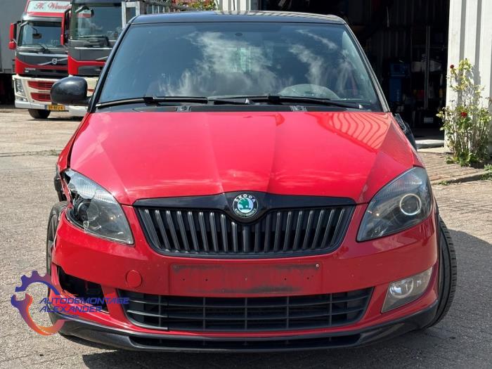 Skoda Fabia II 1.6 TDI 16V 105 Vehículo de desguace (2013, Rojo)