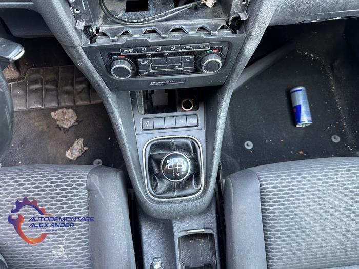 Volkswagen Golf VI 1.6 TDI 16V Skrotfordon (2011, ZWART)
