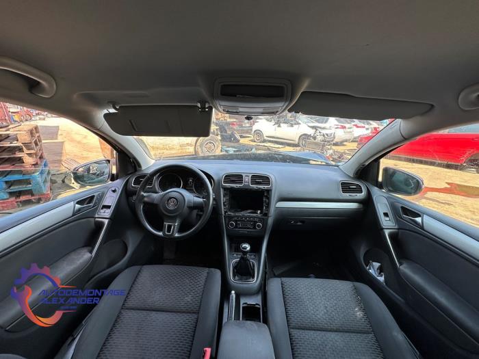 Volkswagen Golf VI 1.6 TDI 16V Skrotfordon (2011, ZWART)