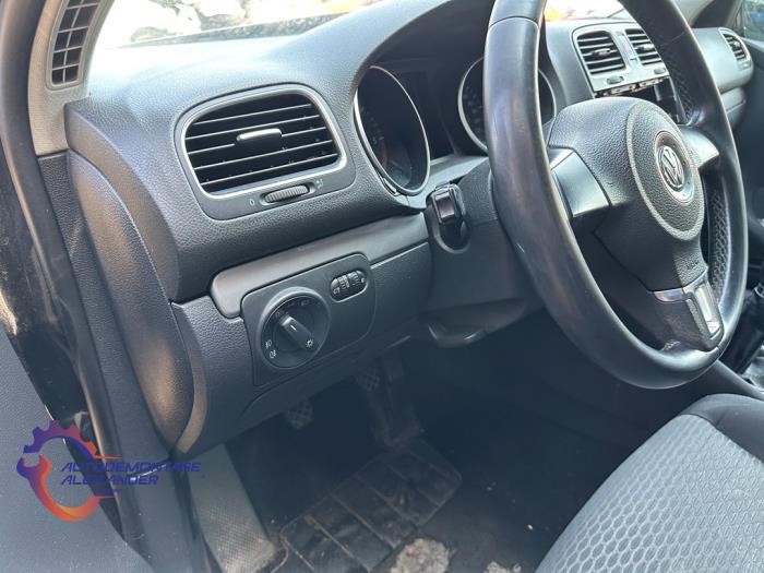 Volkswagen Golf VI 1.6 TDI 16V Skrotfordon (2011, ZWART)