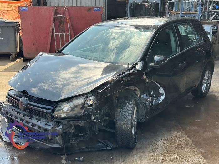 Volkswagen Golf VI 1.6 TDI 16V Skrotfordon (2011, ZWART)