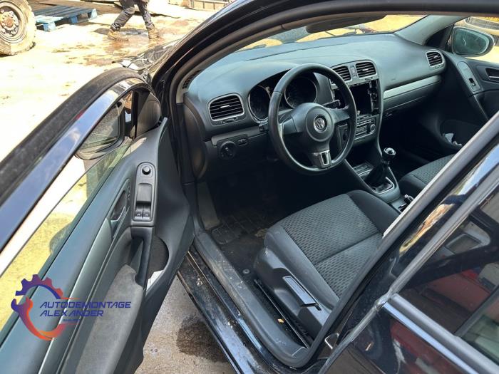 Volkswagen Golf VI 1.6 TDI 16V Skrotfordon (2011, ZWART)
