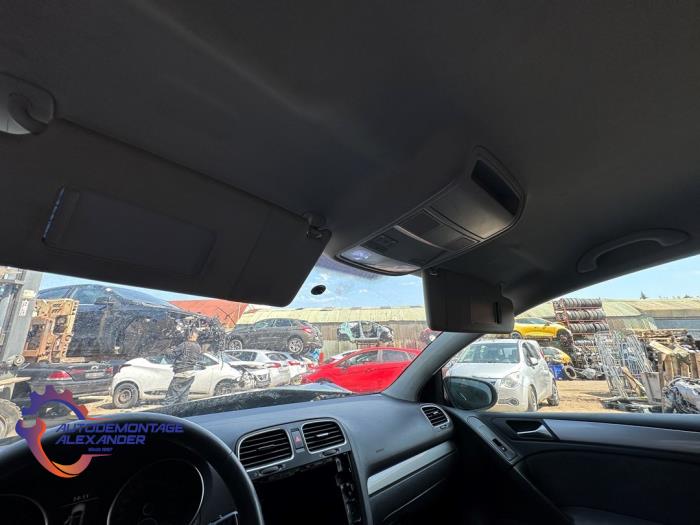 Volkswagen Golf VI 1.6 TDI 16V Skrotfordon (2011, ZWART)