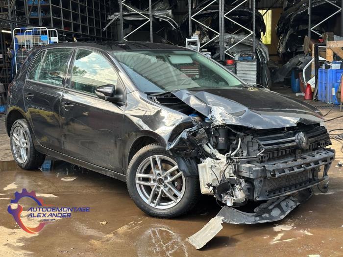 Volkswagen Golf VI 1.6 TDI 16V Skrotfordon (2011, ZWART)
