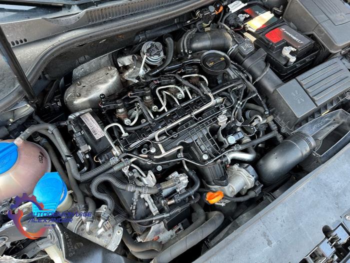 Volkswagen Golf VI 1.6 TDI 16V Skrotfordon (2011, ZWART)