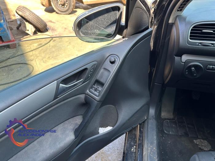 Volkswagen Golf VI 1.6 TDI 16V Skrotfordon (2011, ZWART)