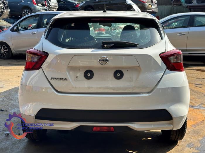Nissan Micra 1.0 12V Épave (2017, Blanc)