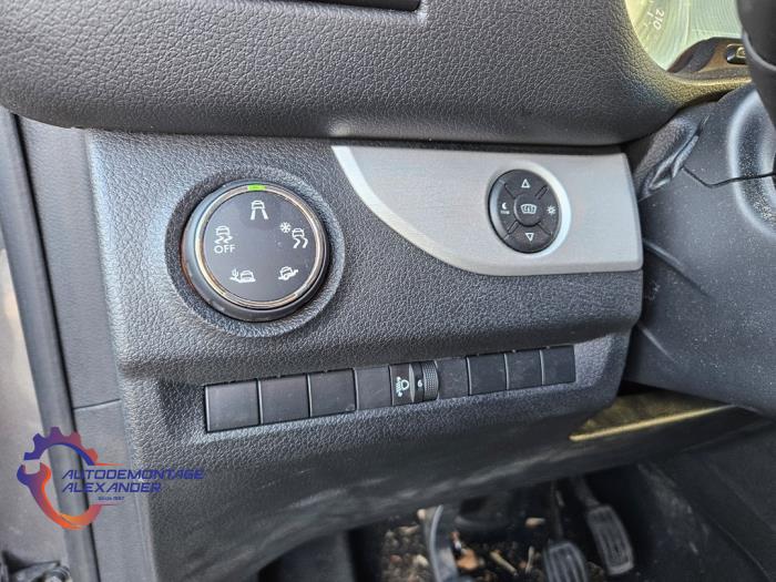 Citroen SpaceTourer 2.0 Blue HDI 150 Épave (2018, Gris)