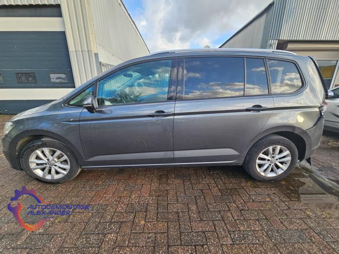 Volkswagen Touran 1.6 TDI SCR BlueMotion Technology Salvage vehicle (2017, Gray)