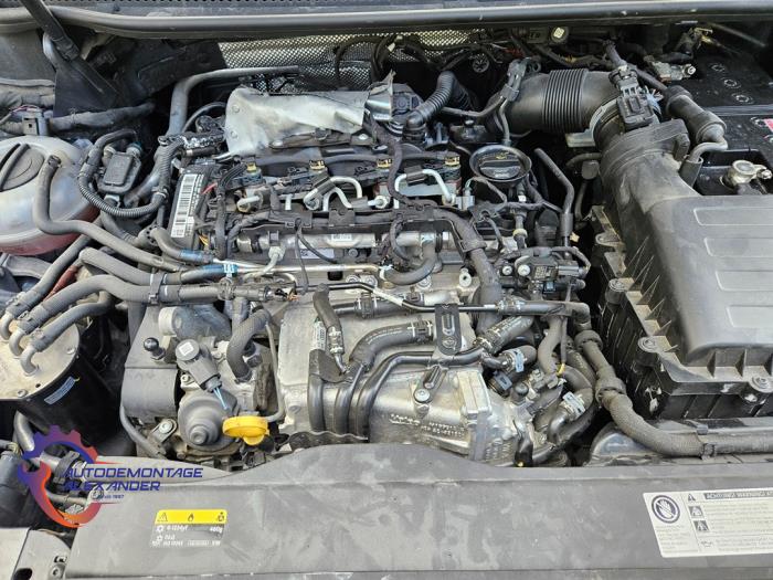 Volkswagen Touran 1.6 TDI SCR BlueMotion Technology Salvage vehicle (2017, Gray)