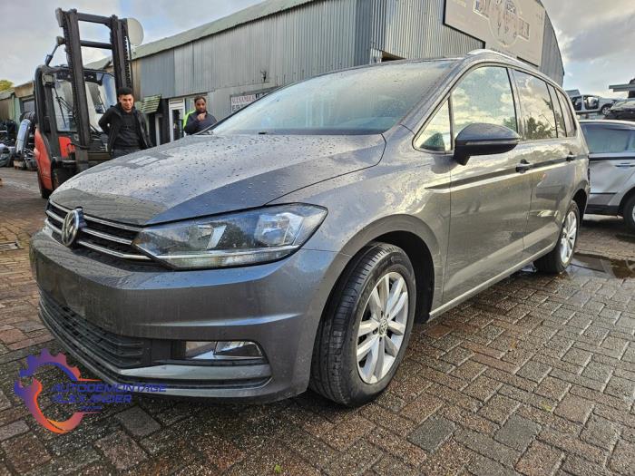 Volkswagen Touran 1.6 TDI SCR BlueMotion Technology Salvage vehicle (2017, Gray)
