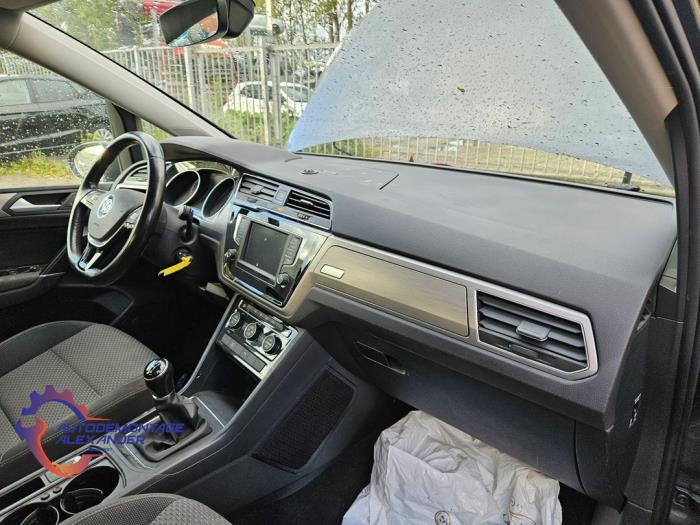 Volkswagen Touran 1.6 TDI SCR BlueMotion Technology Salvage vehicle (2017, Gray)