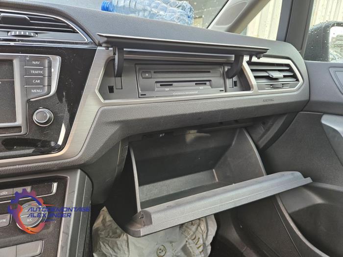 Volkswagen Touran 1.6 TDI SCR BlueMotion Technology Salvage vehicle (2017, Gray)