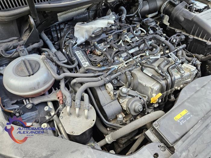 Volkswagen Touran 1.6 TDI SCR BlueMotion Technology Salvage vehicle (2017, Gray)