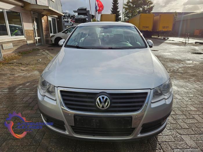 Volkswagen Passat 1.4 TSI 16V Salvage vehicle (2010, Silver)