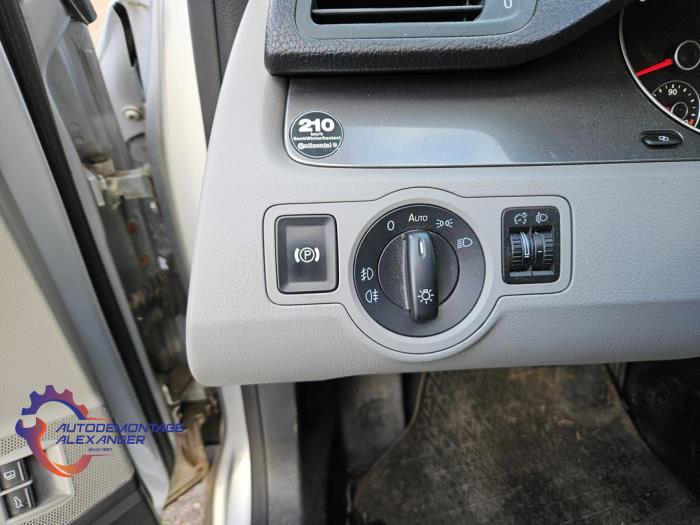 Volkswagen Passat 1.4 TSI 16V Salvage vehicle (2010, Silver)