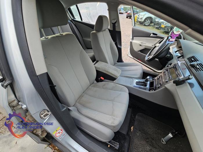 Volkswagen Passat 1.4 TSI 16V Salvage vehicle (2010, Silver)