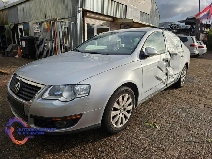 Volkswagen Passat 1.4 TSI 16V Salvage vehicle (2010, Silver)