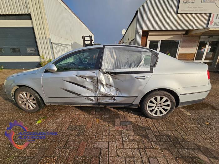 Volkswagen Passat 1.4 TSI 16V Salvage vehicle (2010, Silver)