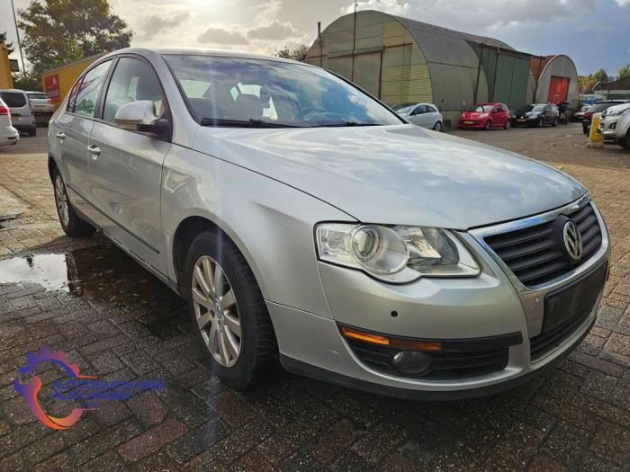 Volkswagen Passat 1.4 TSI 16V Salvage vehicle (2010, Silver)