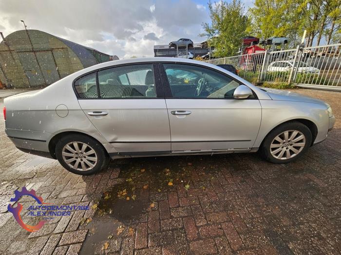 Volkswagen Passat 1.4 TSI 16V Salvage vehicle (2010, Silver)