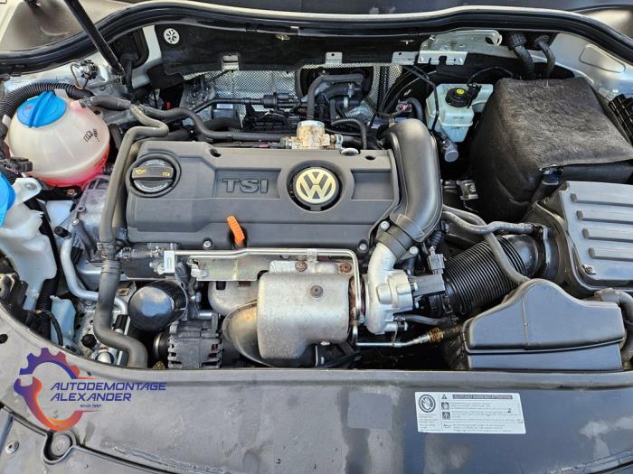 Volkswagen Passat 1.4 TSI 16V Salvage vehicle (2010, Silver)